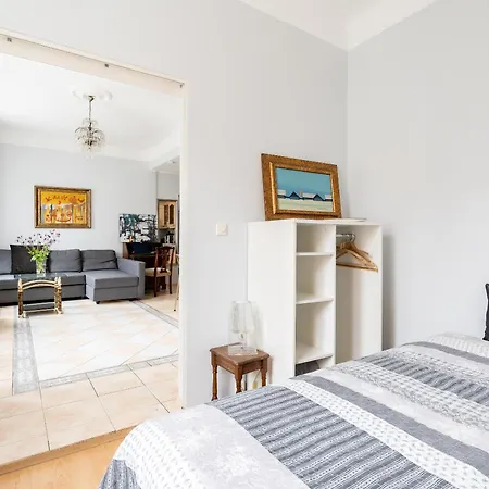 Apartment Bright With Sauna In The 0ld Town